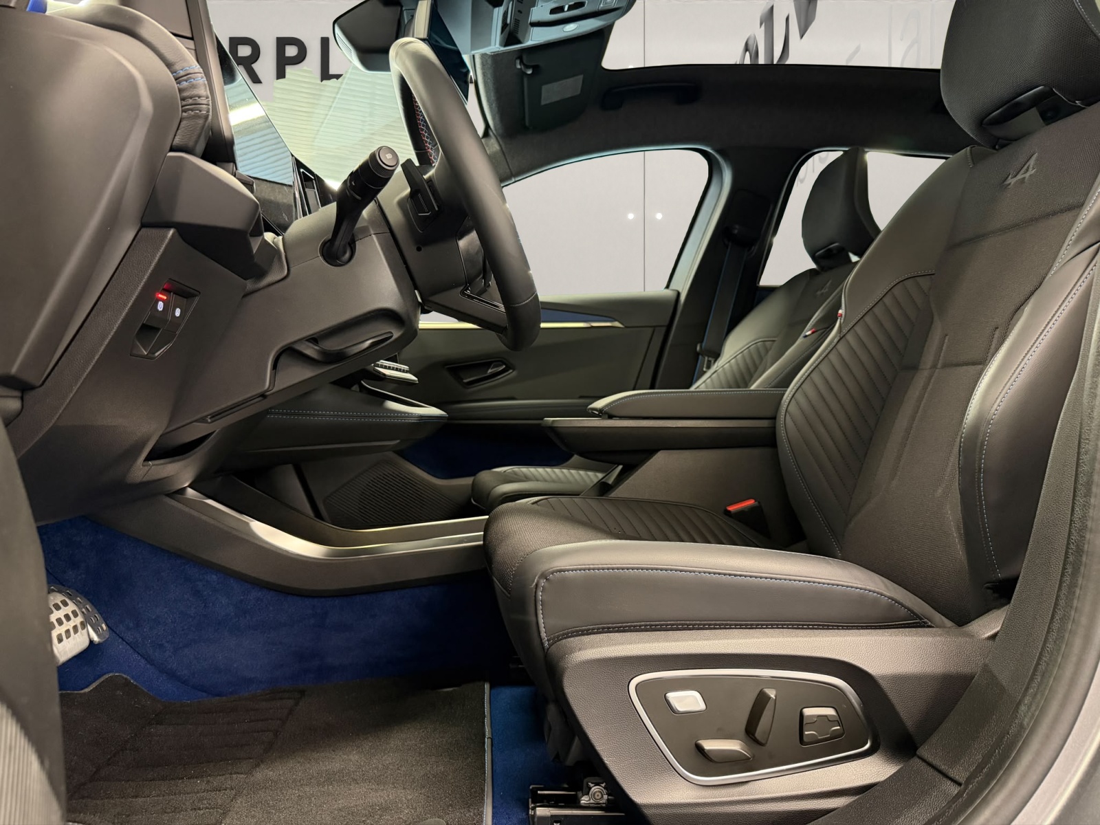 RENAULT Scénic E-Tech esprit Alpine-image-6