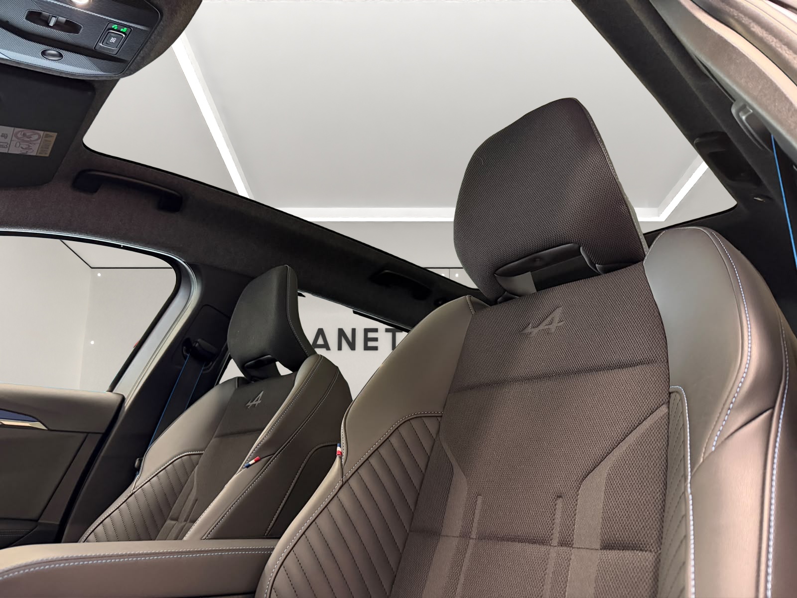 RENAULT Scénic E-Tech esprit Alpine-image-7