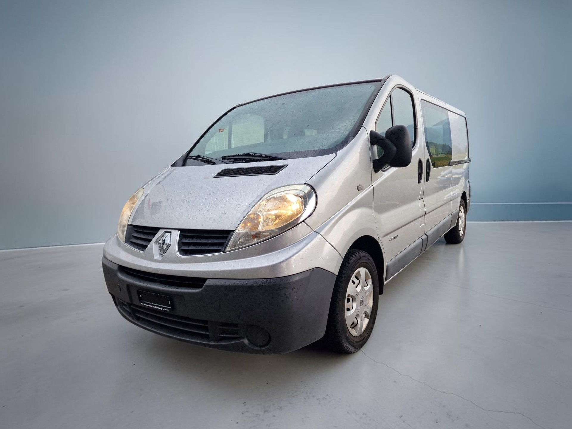 RENAULT Trafic 2.5 dCi 2.9t L1H1 12Mt Gara MFK Neu-image-1