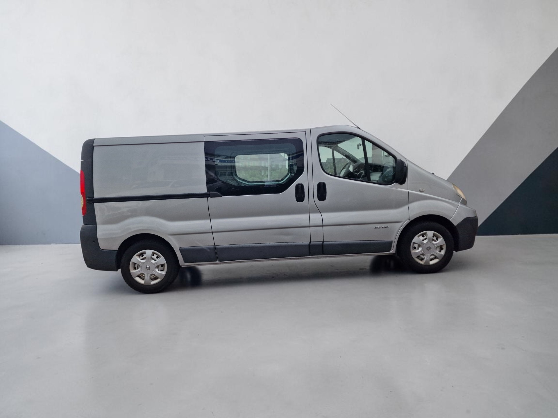 RENAULT Trafic 2.5 dCi 2.9t L1H1 12Mt Gara MFK Neu-image-5
