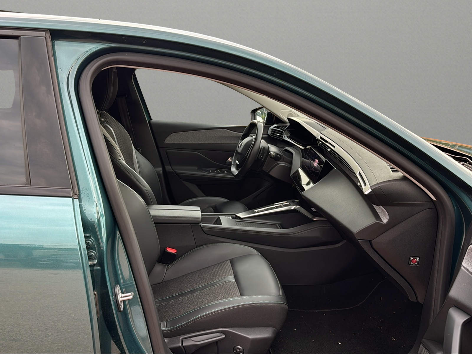 PEUGEOT 308 SW 1.2 Pure Tech Allure Pack EAT8-image-14