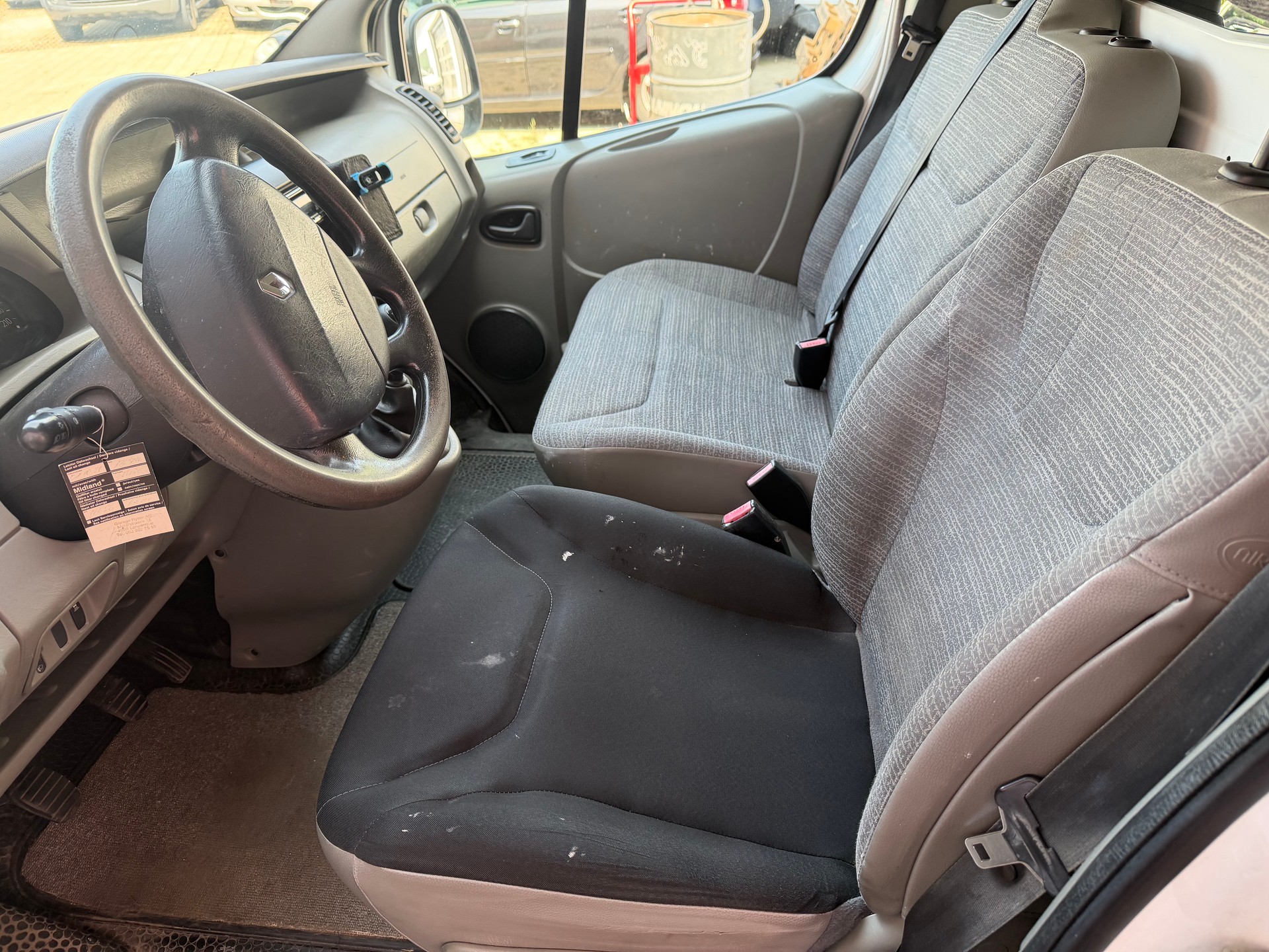 RENAULT Trafic 2.0 dCi 115 2.9t L2H1-image-10