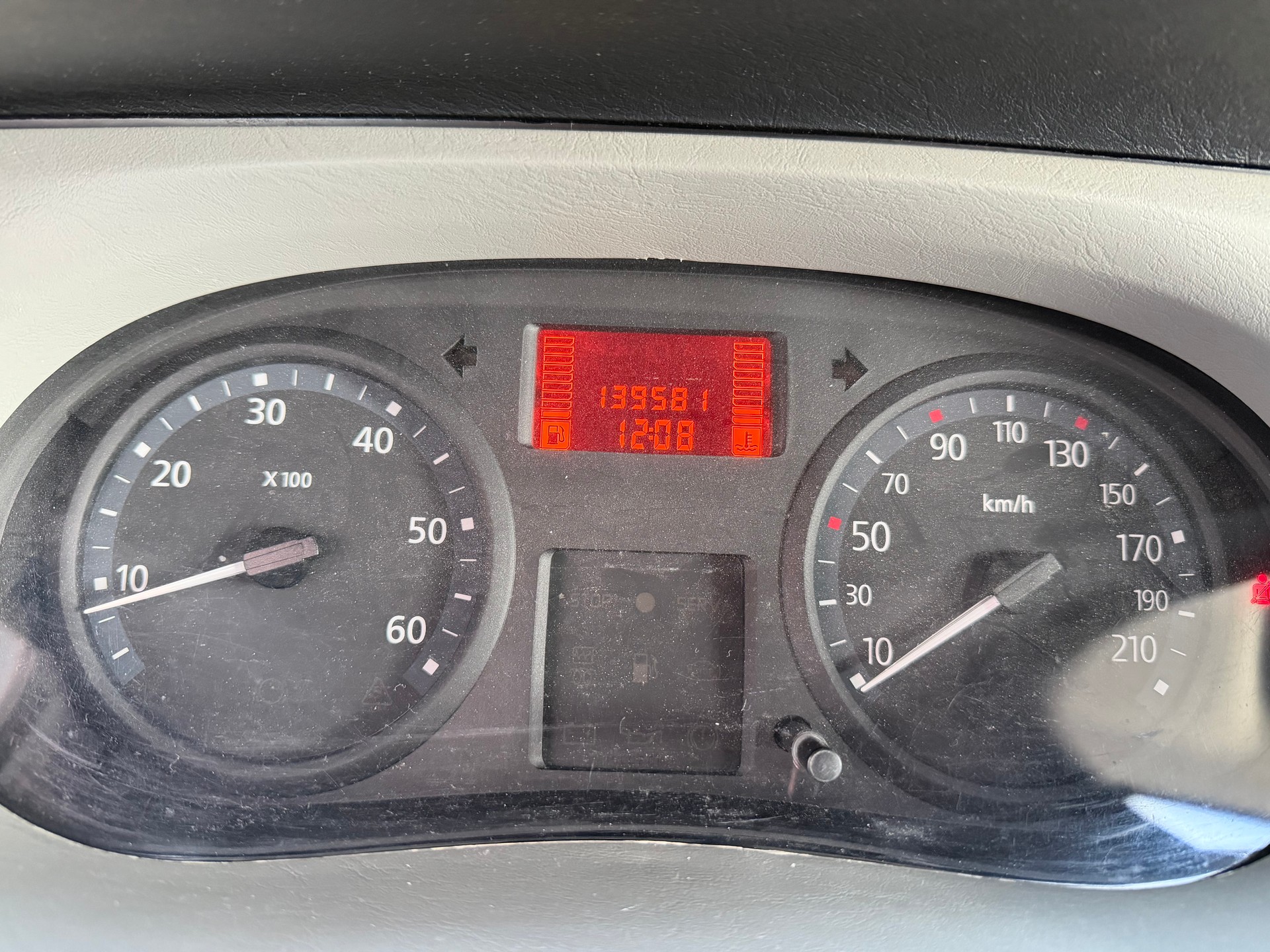 RENAULT Trafic 2.0 dCi 115 2.9t L2H1-image-7