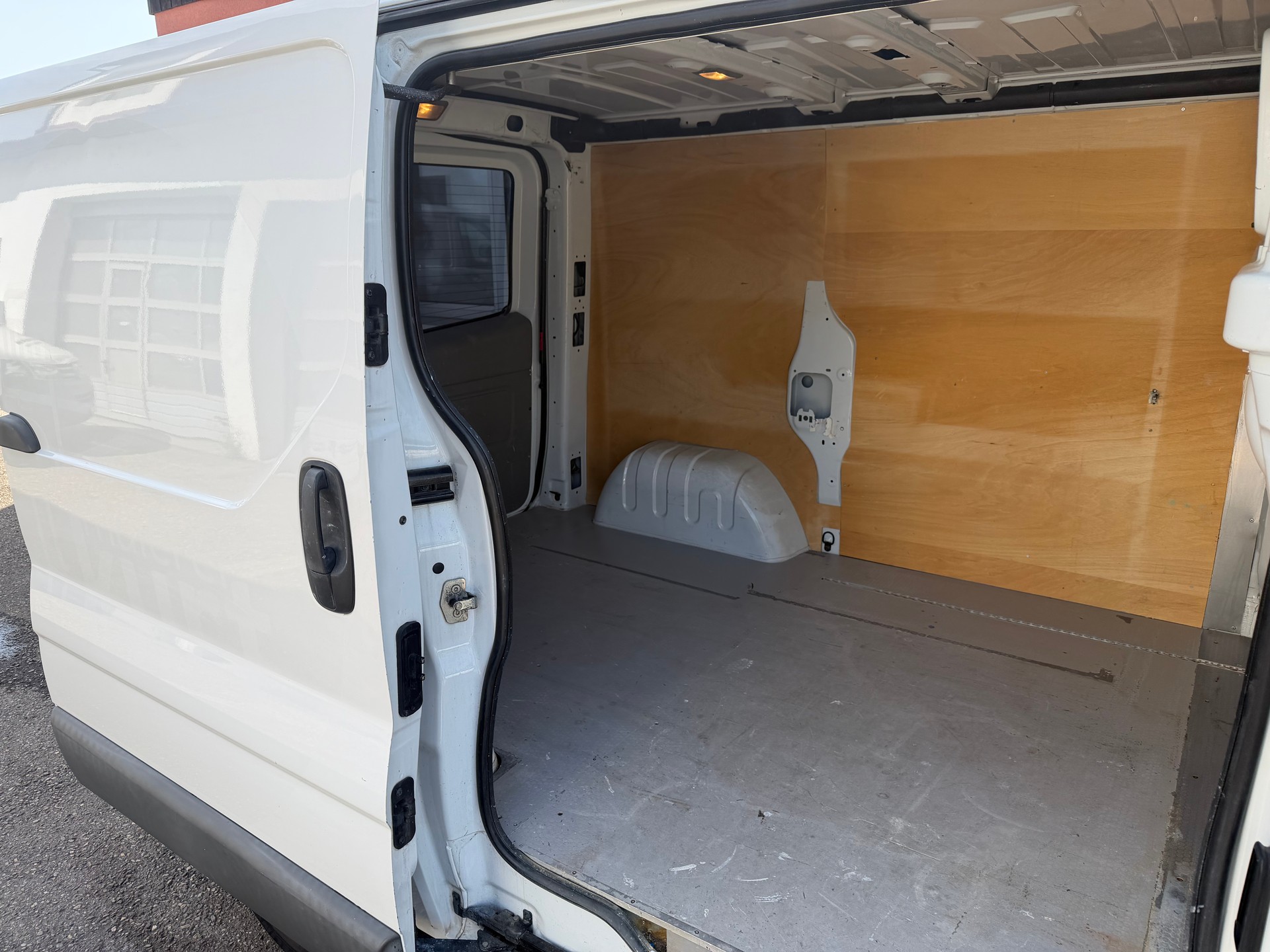 RENAULT Trafic 2.0 dCi 115 2.9t L2H1-image-5