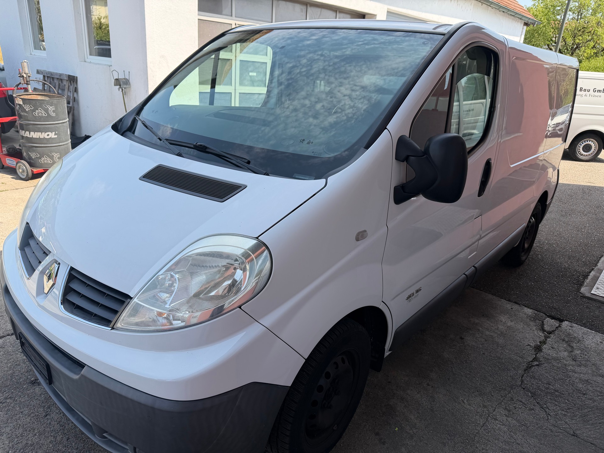RENAULT Trafic 2.0 dCi 115 2.9t L2H1-image-1