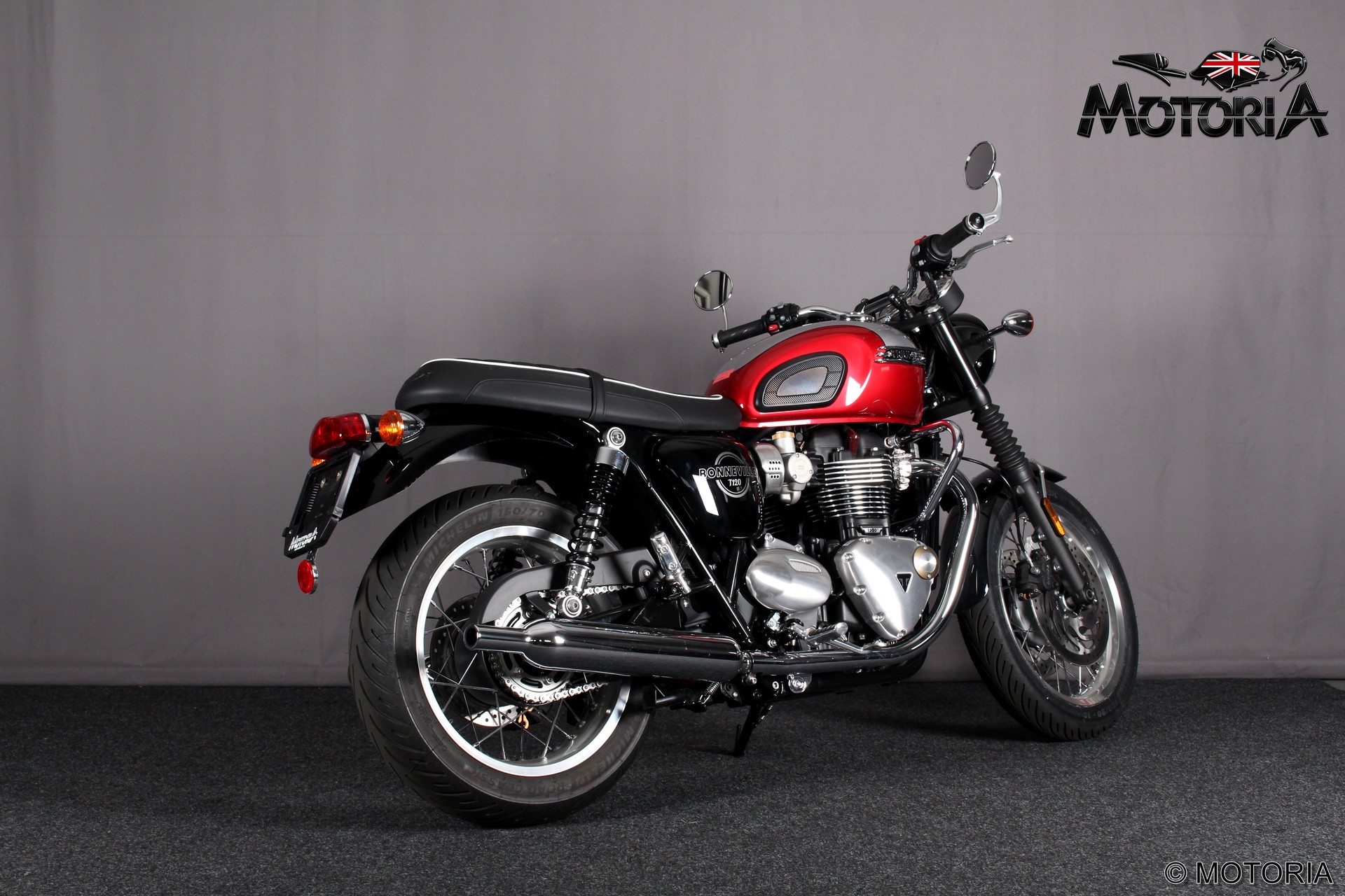 TRIUMPH Bonneville T120-showroom-element-2