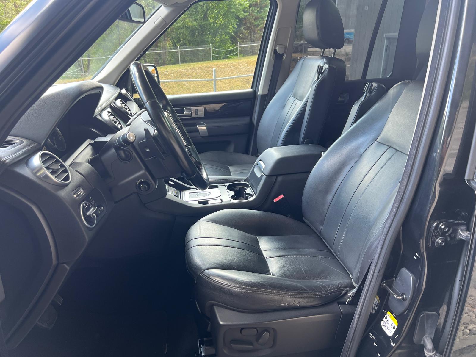 LAND ROVER Discovery 3.0 SDV6 SE Automatic-image-8