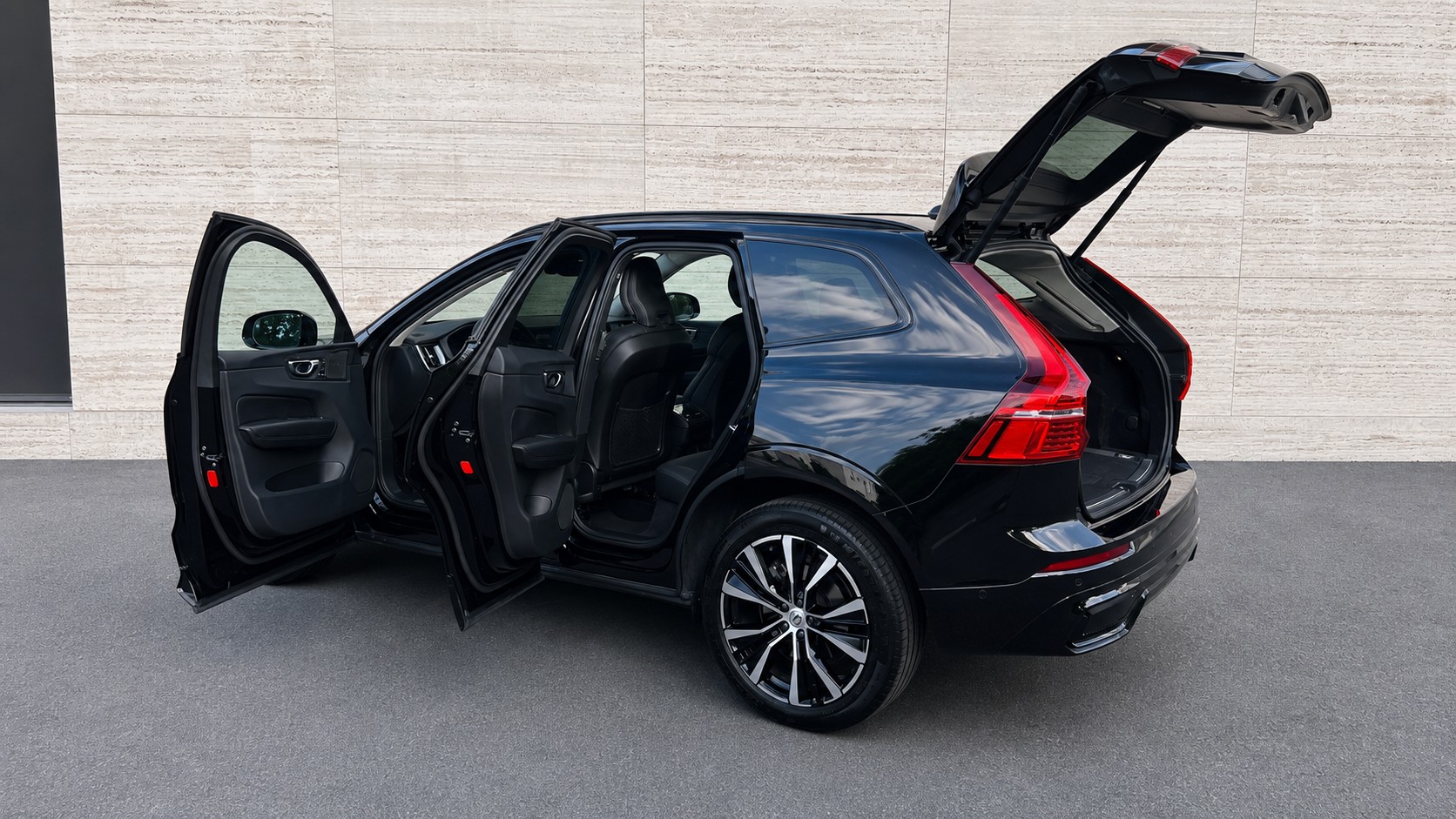 VOLVO 2.0 B4 MH Ultimate Dark AWD-image-5