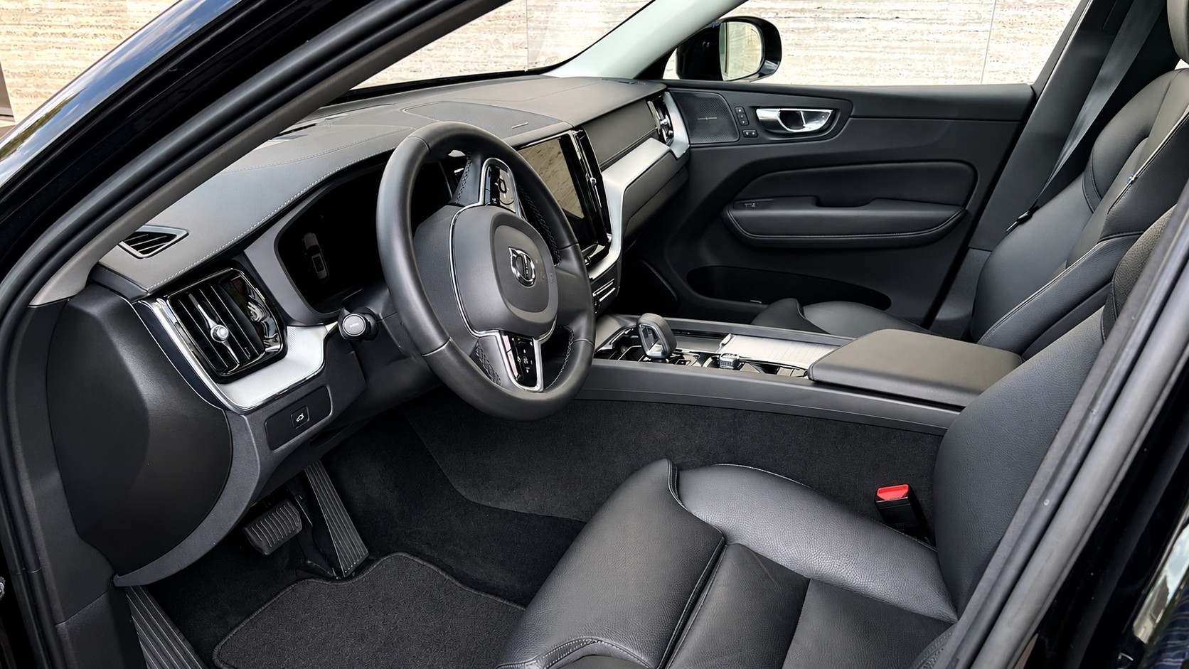 VOLVO 2.0 B4 MH Ultimate Dark AWD-image-10