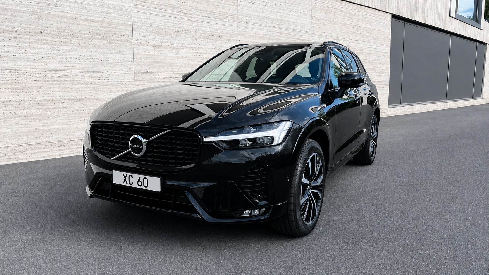 VOLVO 2.0 B4 MH Ultimate Dark AWD-image-0