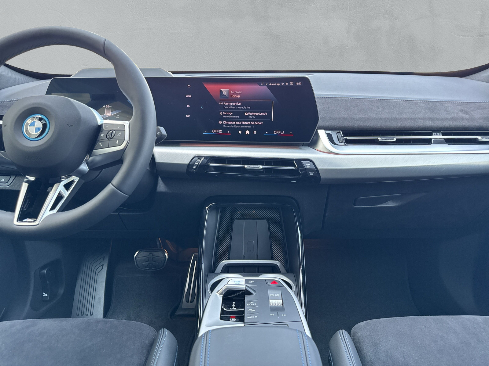 BMW iX1 xDrive 30 M Sport-image-17
