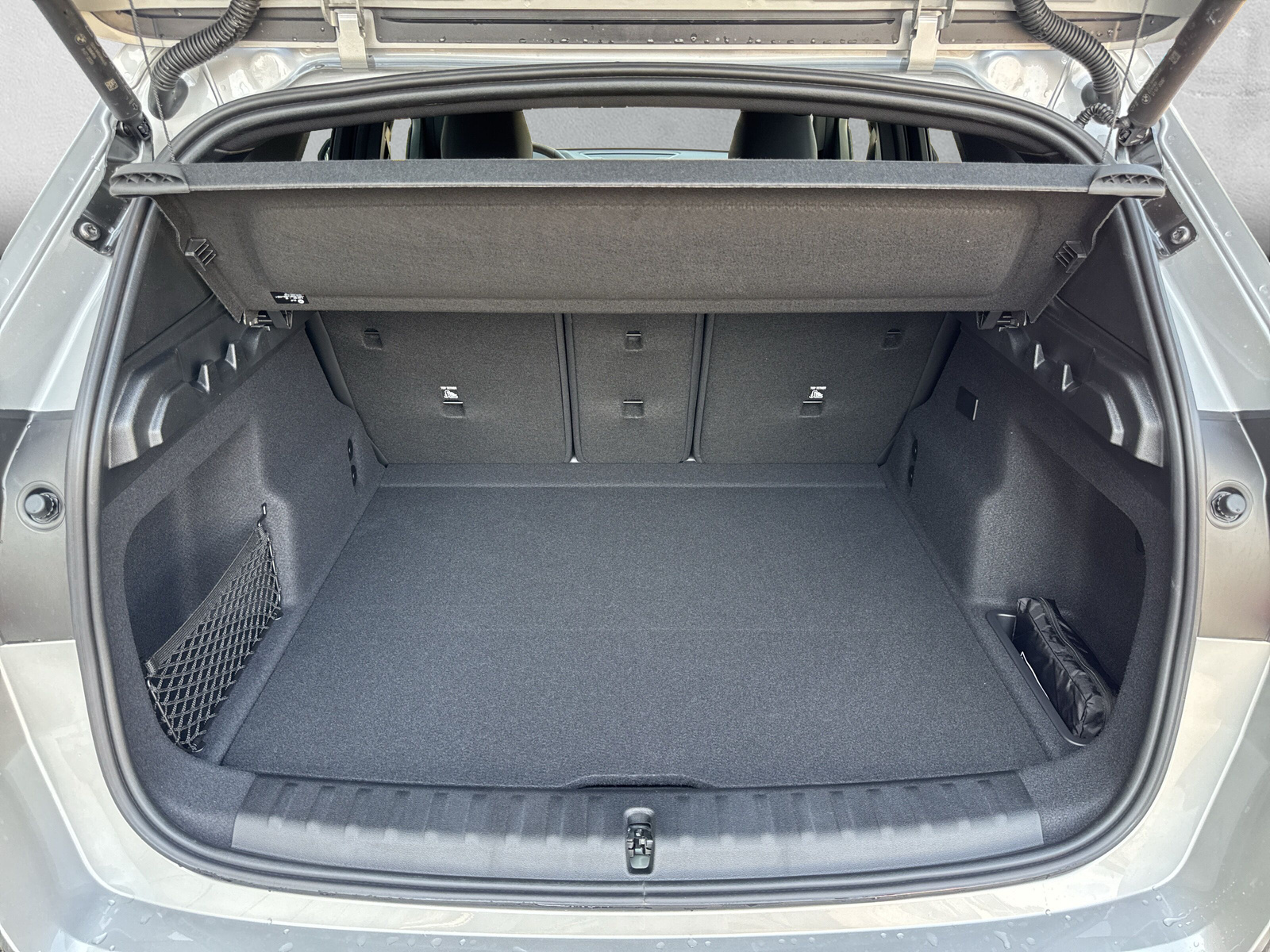 BMW iX1 xDrive 30 M Sport-image-10
