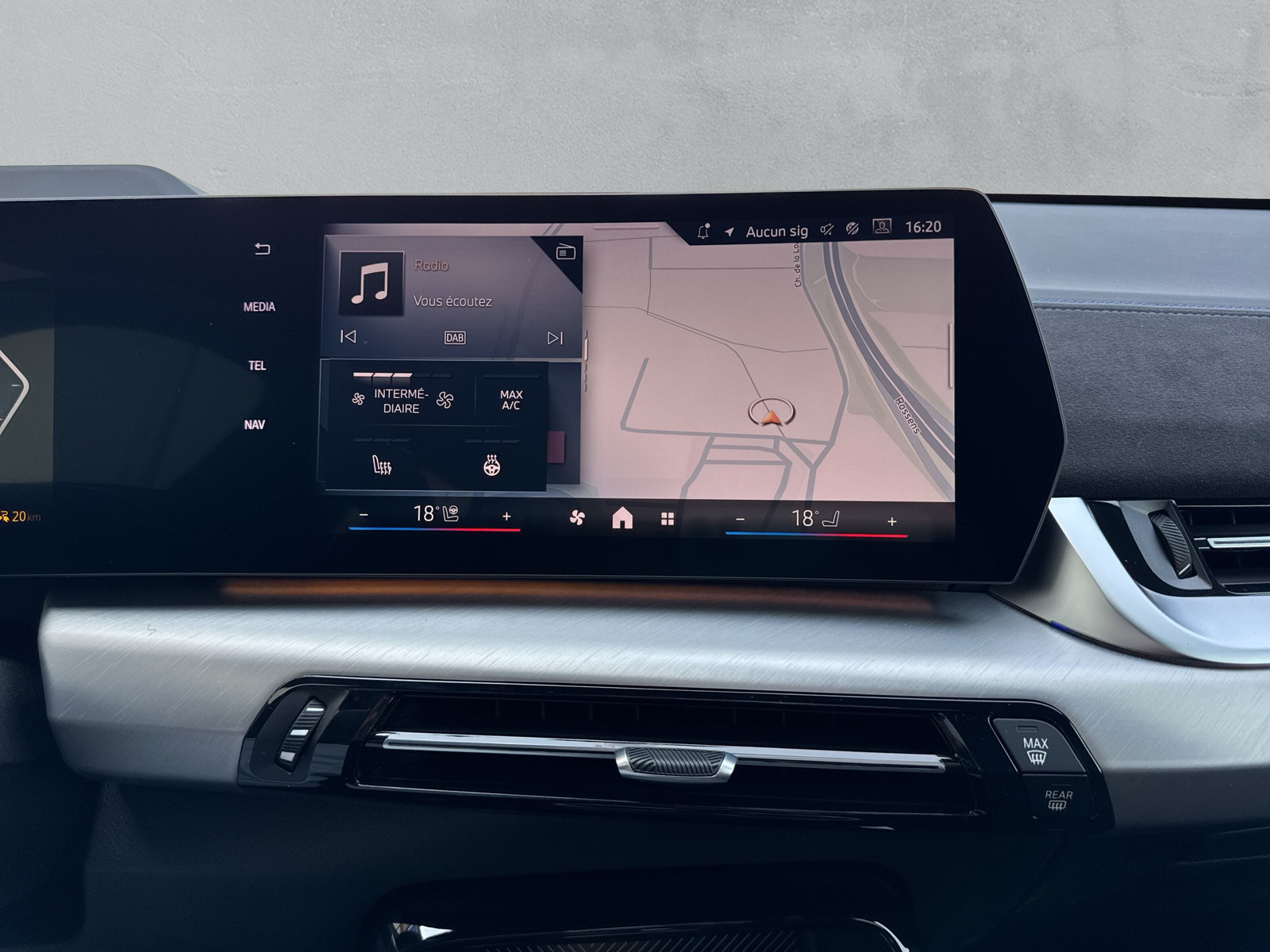BMW iX1 xDrive 30 M Sport-image-18