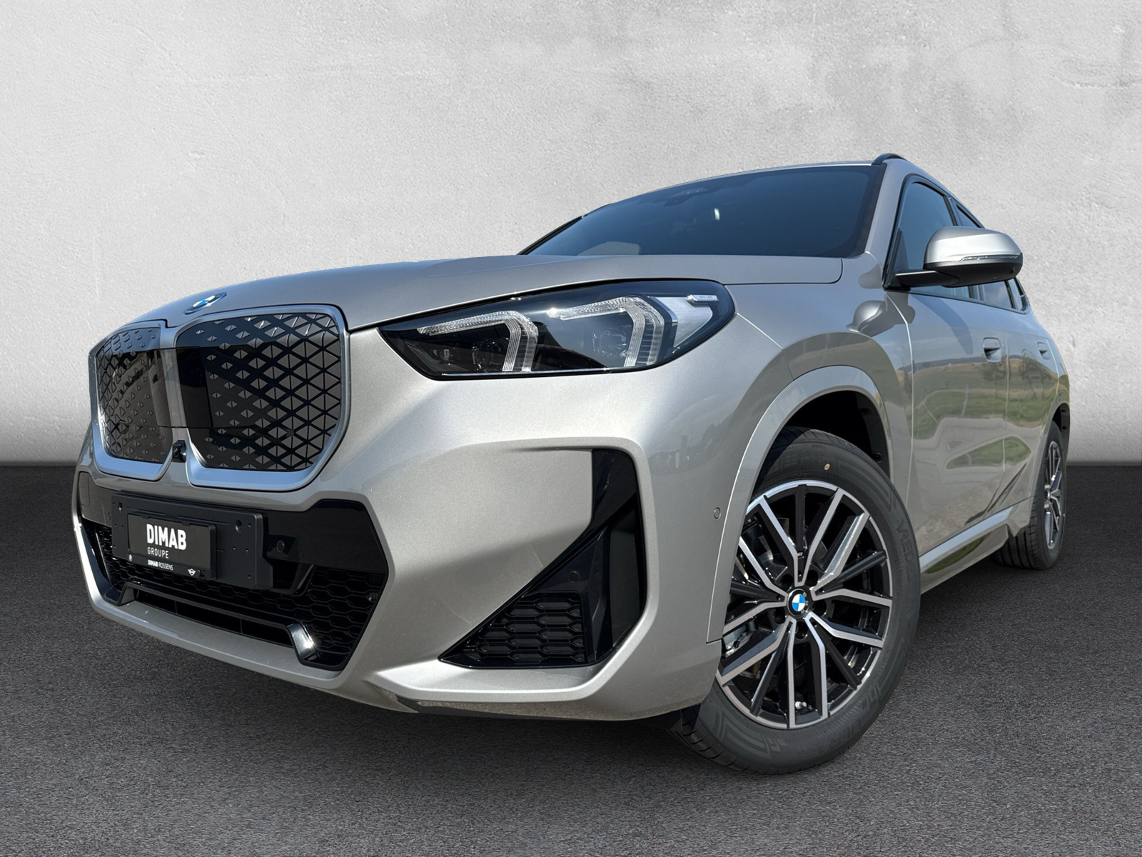 BMW iX1 xDrive 30 M Sport-image-8