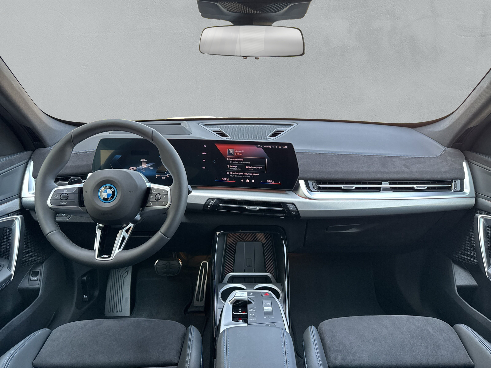 BMW iX1 xDrive 30 M Sport-image-16
