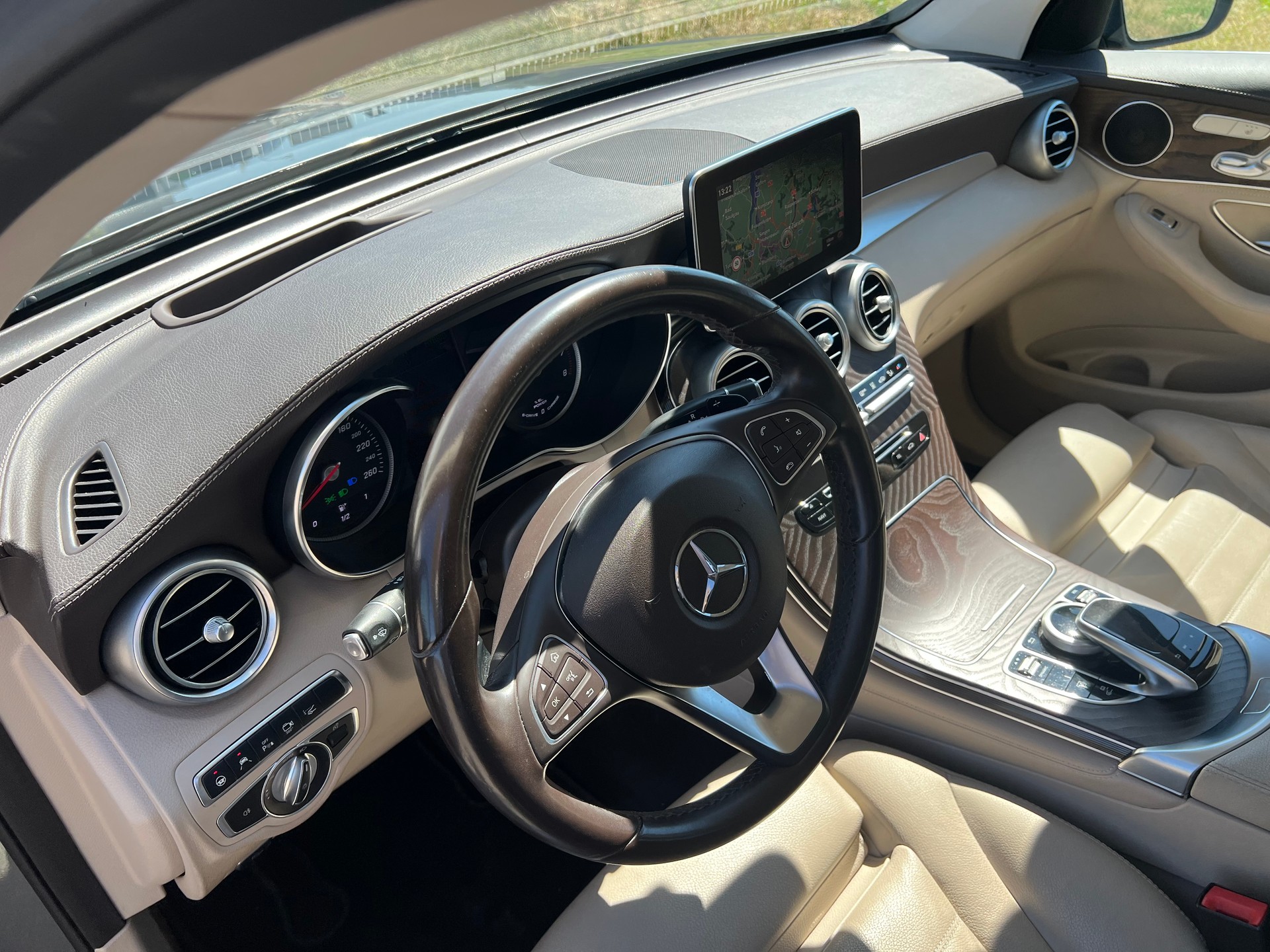 MERCEDES-BENZ GLC Coupé 350 e AMG Line 4Matic- 360°-Kamera-7G-Tronic-image-17