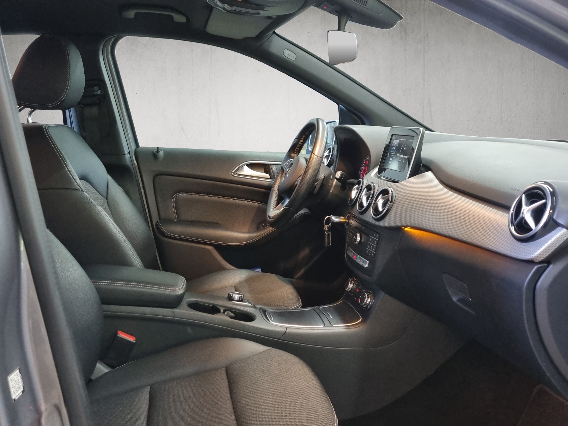 MERCEDES-BENZ B 220 Urban 4m-image-12