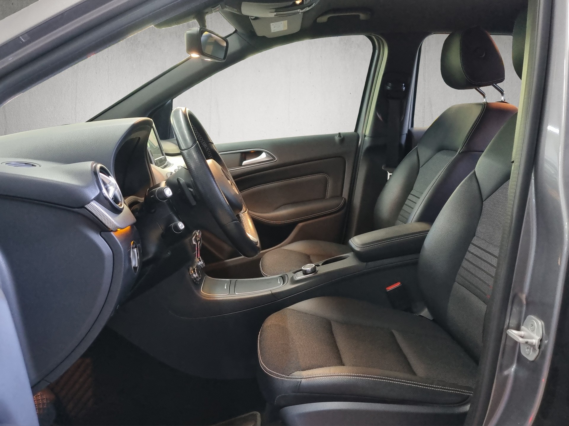 MERCEDES-BENZ B 220 Urban 4m-image-8