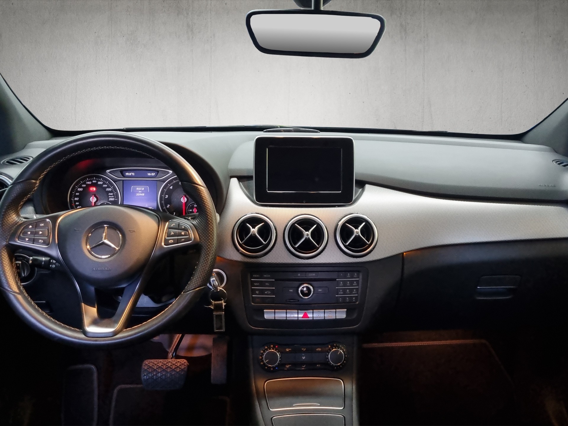 MERCEDES-BENZ B 220 Urban 4m-image-11