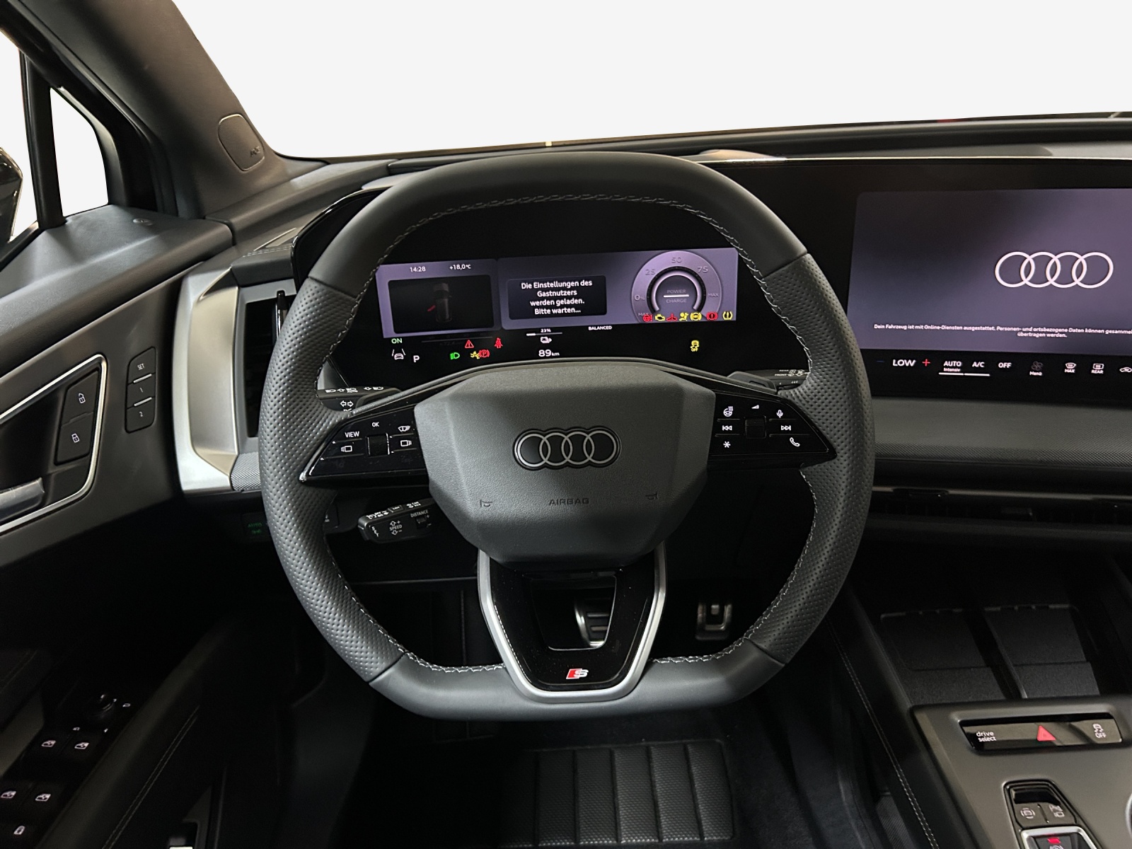 AUDI Q4 e-tron SUV quattro performance-image-9