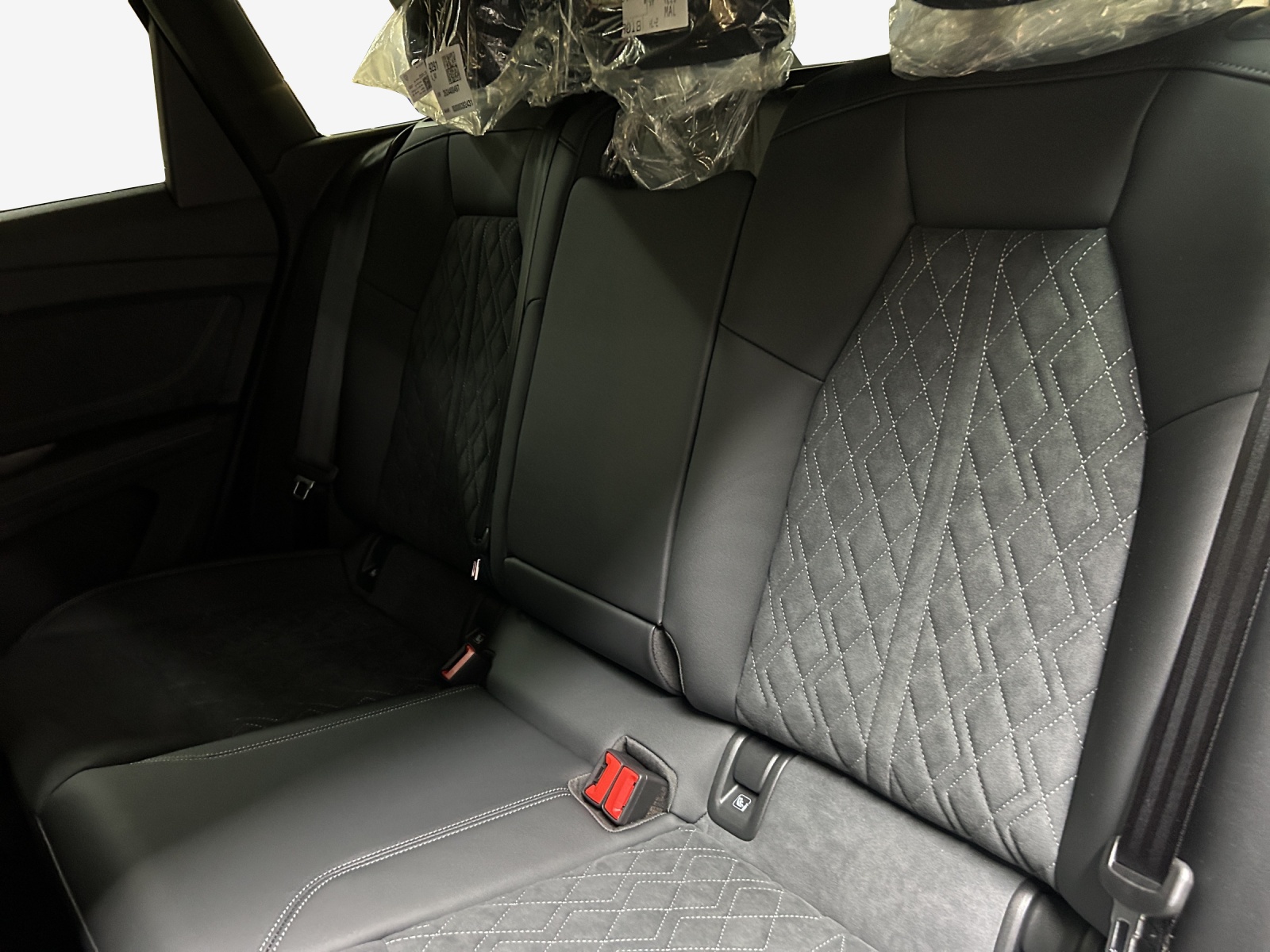 AUDI Q4 e-tron SUV quattro performance-image-11