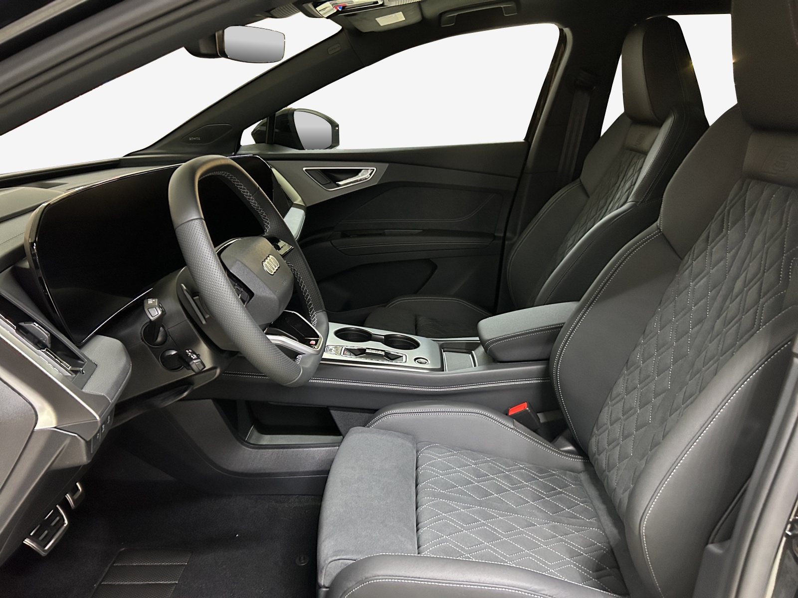AUDI Q4 e-tron SUV quattro performance-image-7