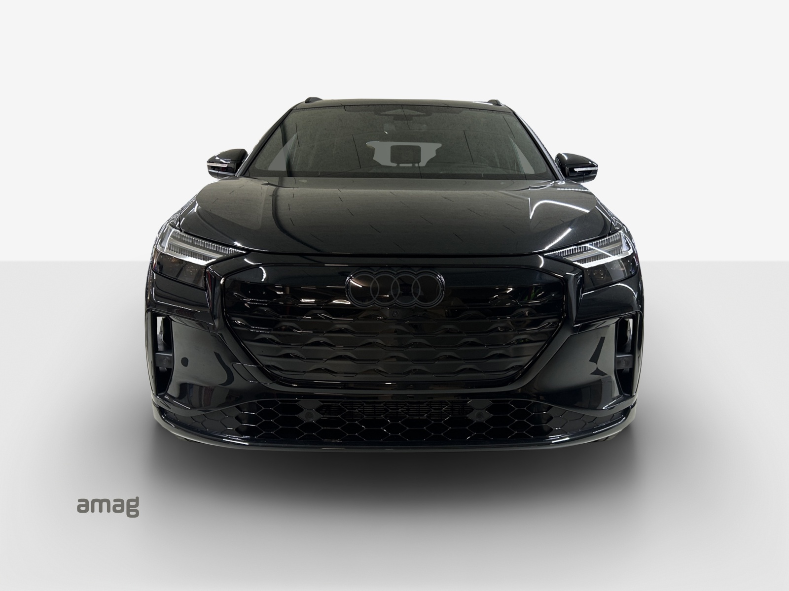 AUDI Q4 e-tron SUV quattro performance-image-6