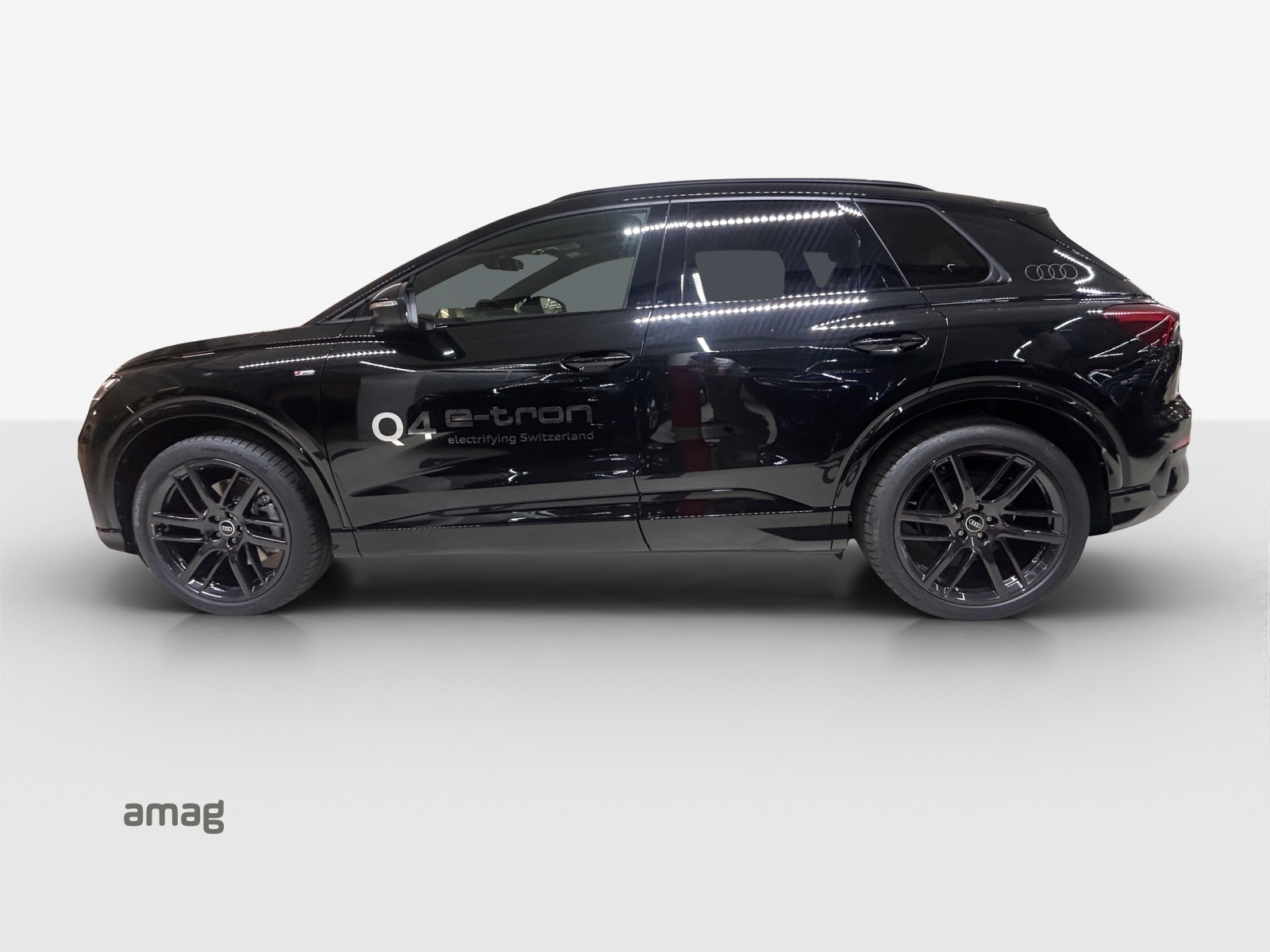 AUDI Q4 e-tron SUV quattro performance-showroom-element-1