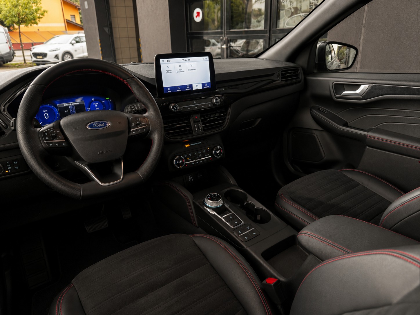 FORD Kuga 2.5 FHEV ST-Line X 4WD-image-9