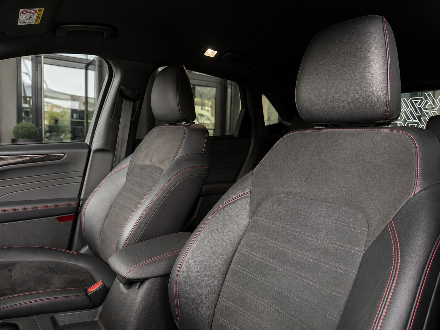 FORD Kuga 2.5 FHEV ST-Line X 4WD-image-13