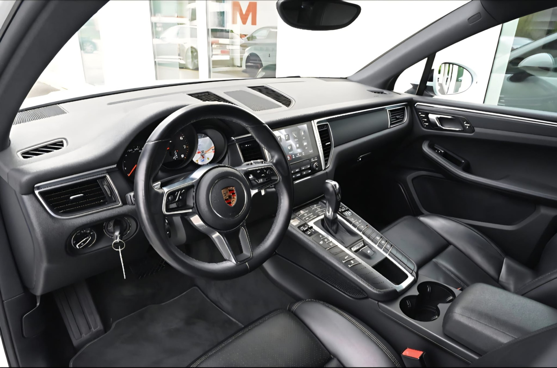 PORSCHE Macan PDK-image-4