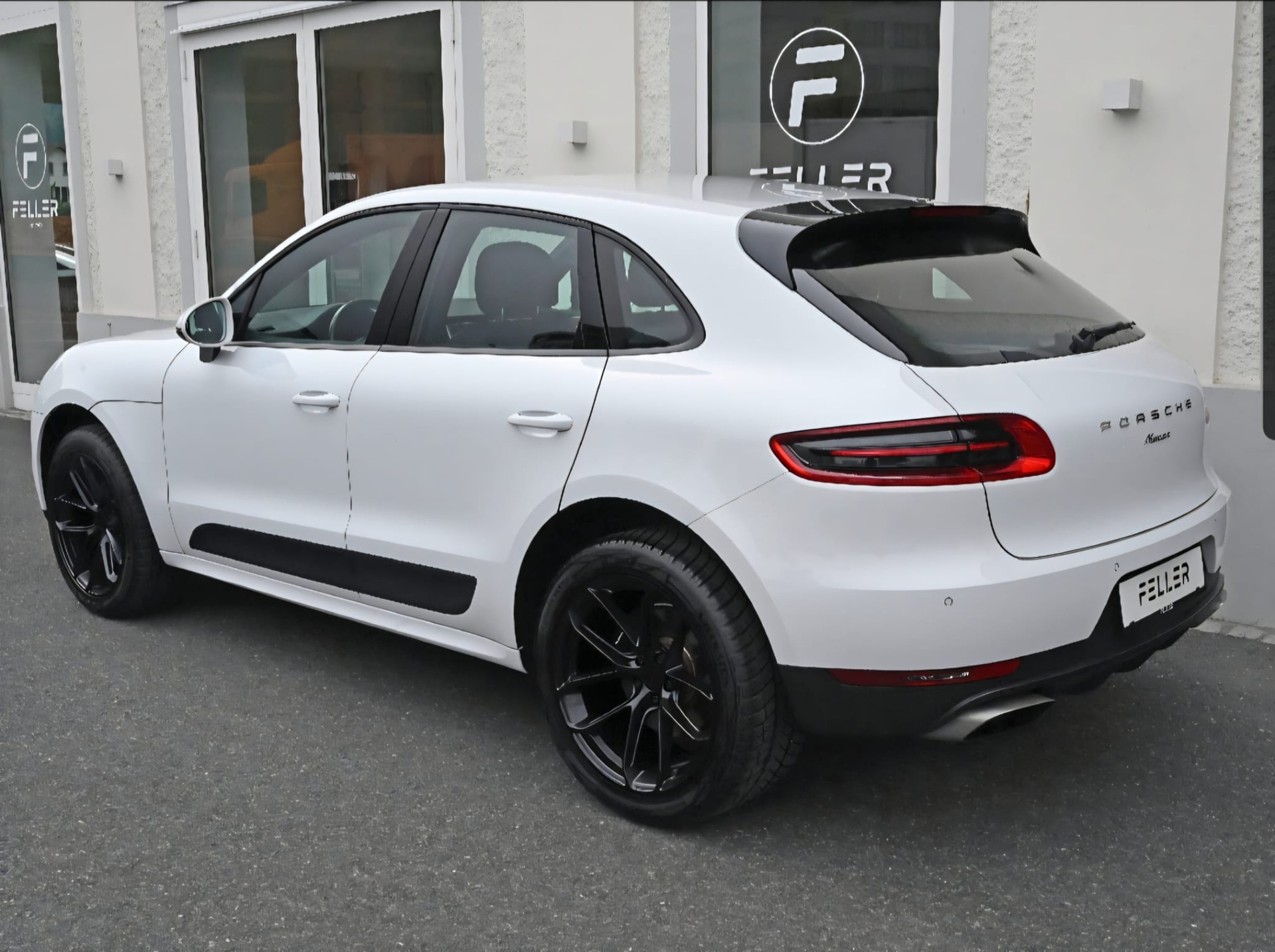 PORSCHE Macan PDK-image-2