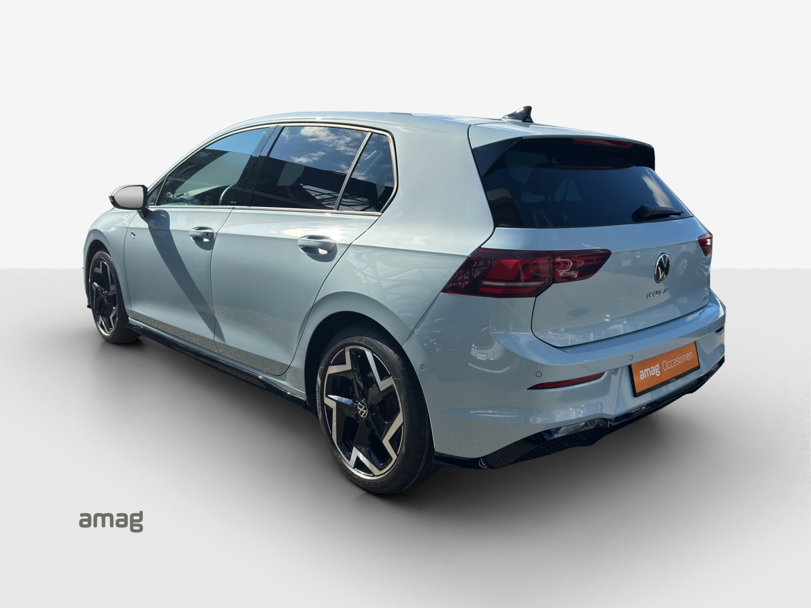 VW Golf 1.5 e TSI mHEV R-Line DSG-image-2