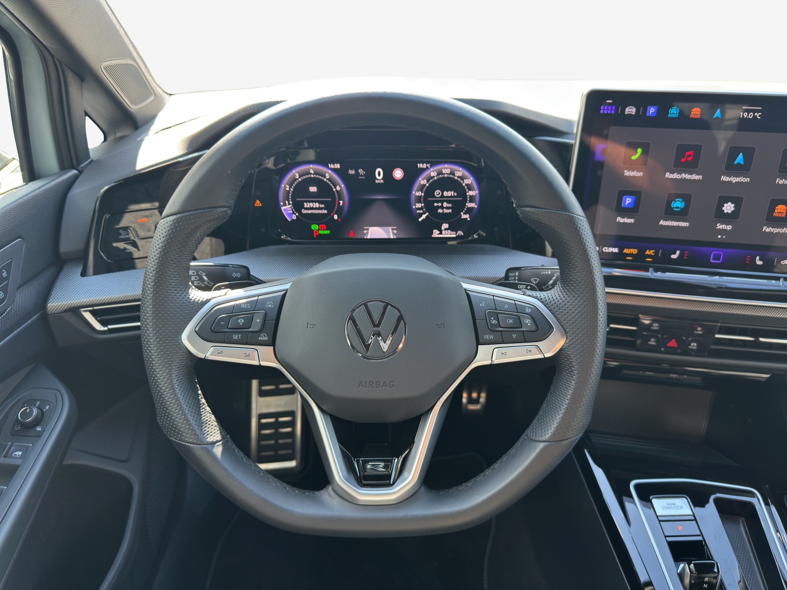VW Golf 1.5 e TSI mHEV R-Line DSG-image-9