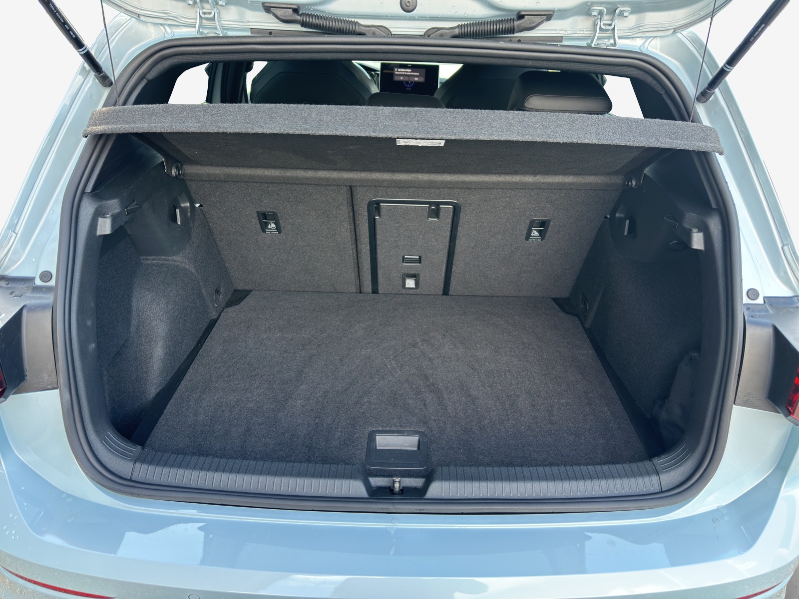 VW Golf 1.5 e TSI mHEV R-Line DSG-image-12