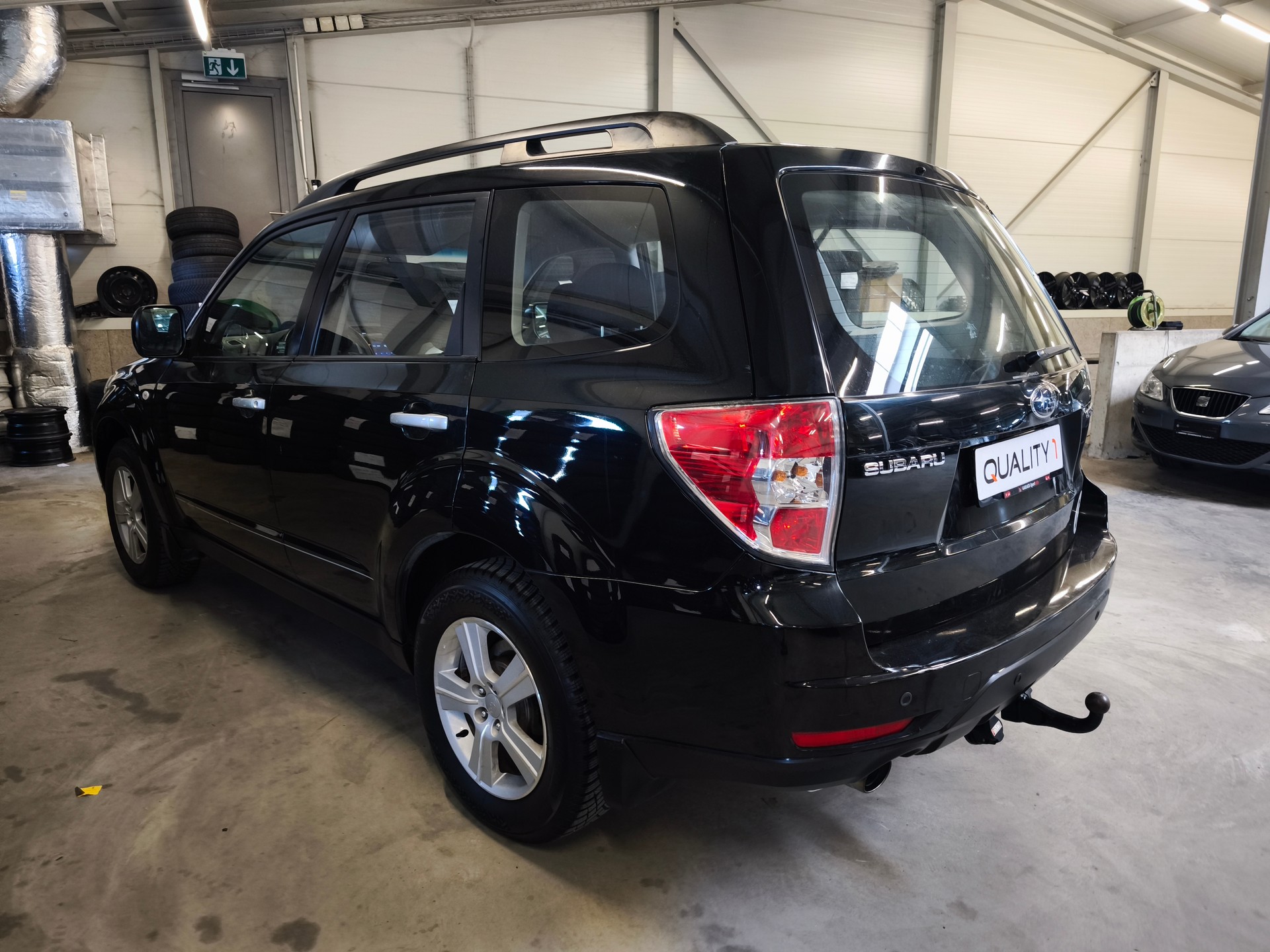 SUBARU Forester 2.0XS Comfort Celebration Automatic-image-3