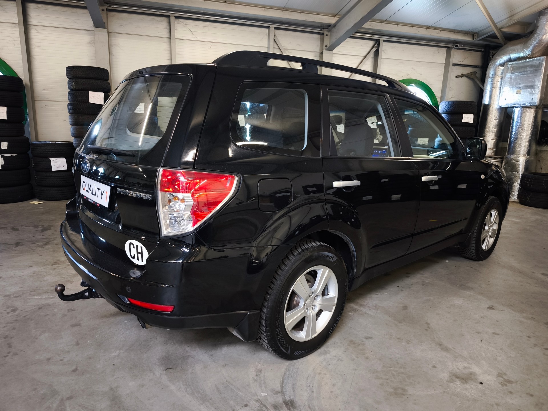 SUBARU Forester 2.0XS Comfort Celebration Automatic-image-2