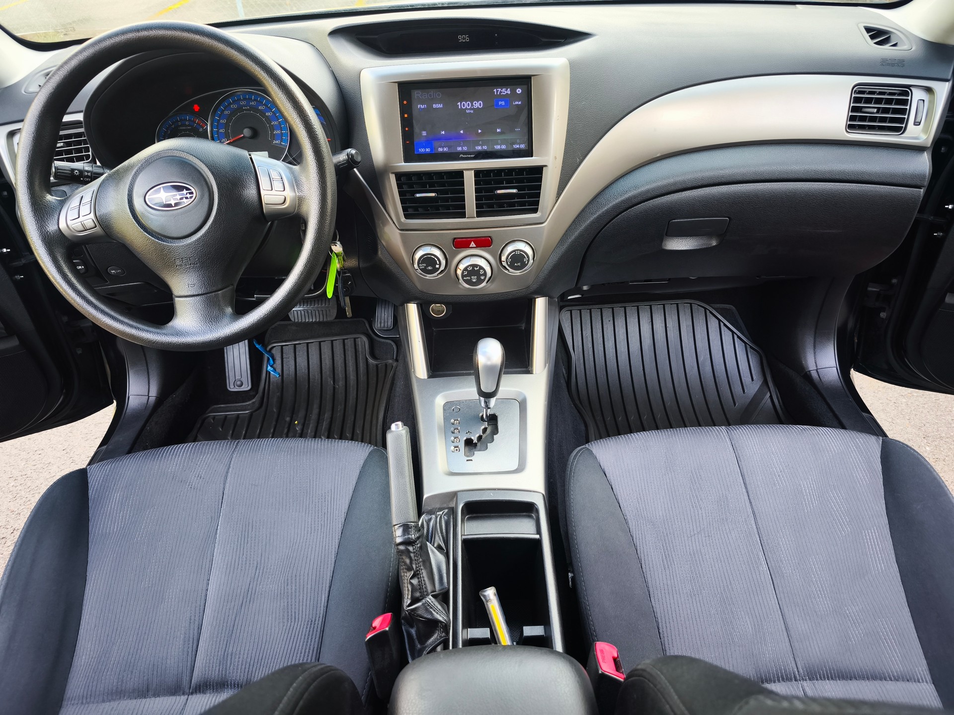 SUBARU Forester 2.0XS Comfort Celebration Automatic-image-7