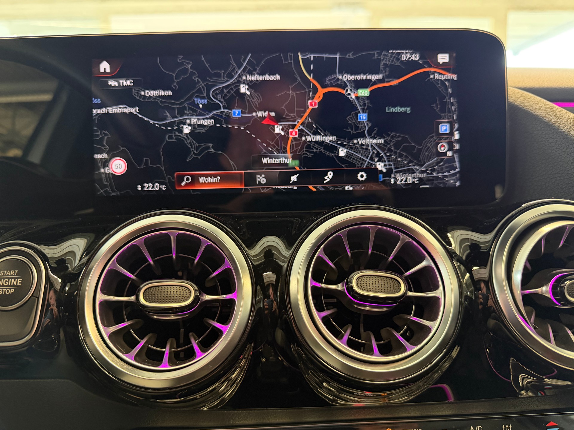 MERCEDES-BENZ GLA 250e AMG Line 8G-DCT | CH | MSI+ Garantie 01/2027 | Gratis Service | WIE NEU | Pano | AHK |-image-17