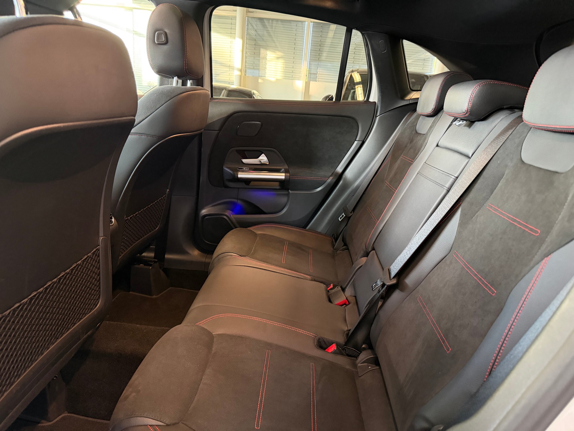 MERCEDES-BENZ GLA 250e AMG Line 8G-DCT | CH | MSI+ Garantie 01/2027 | Gratis Service | WIE NEU | Pano | AHK |-image-21