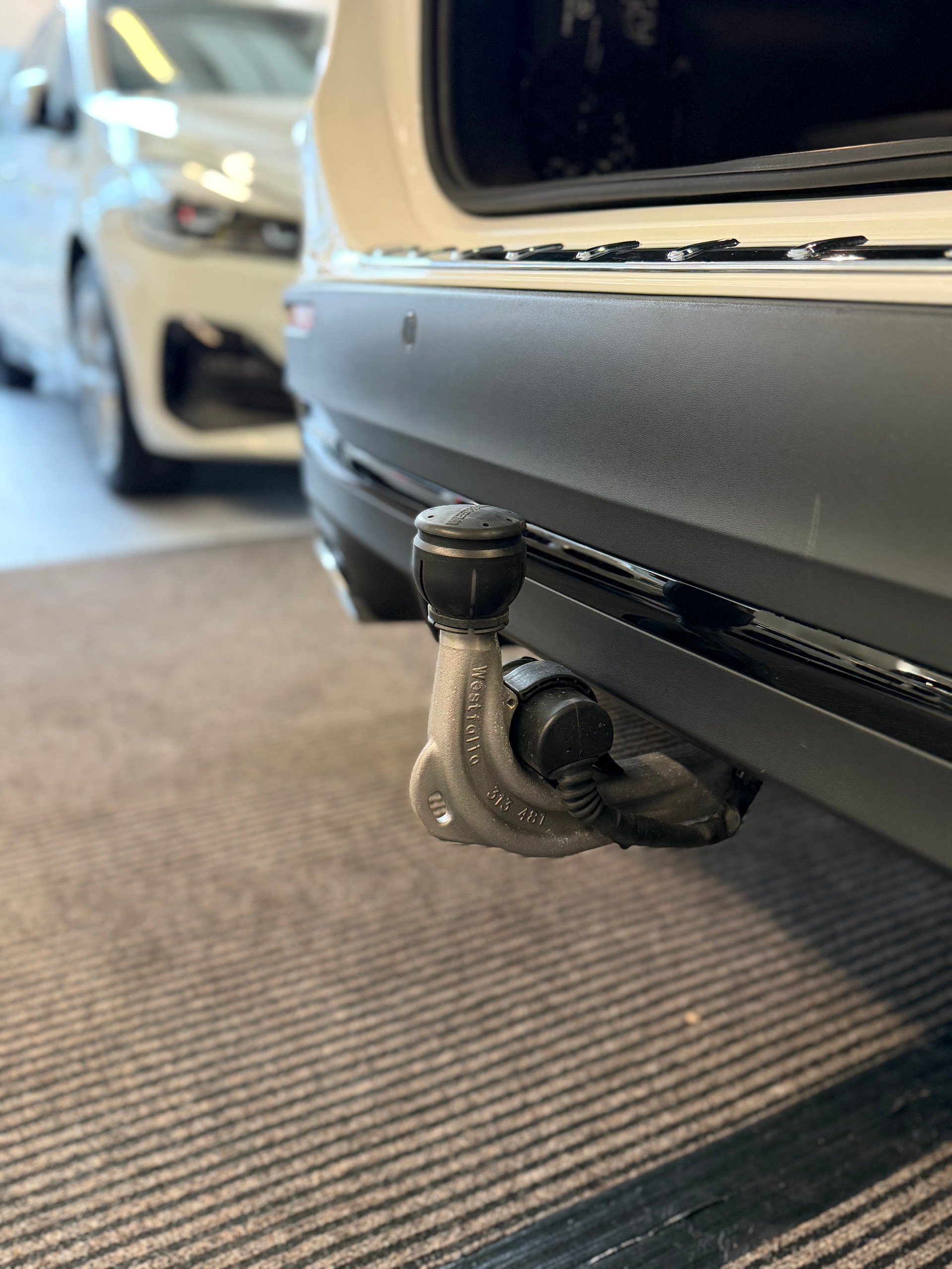 MERCEDES-BENZ GLA 250e AMG Line 8G-DCT | CH | MSI+ Garantie 01/2027 | Gratis Service | WIE NEU | Pano | AHK |-image-28