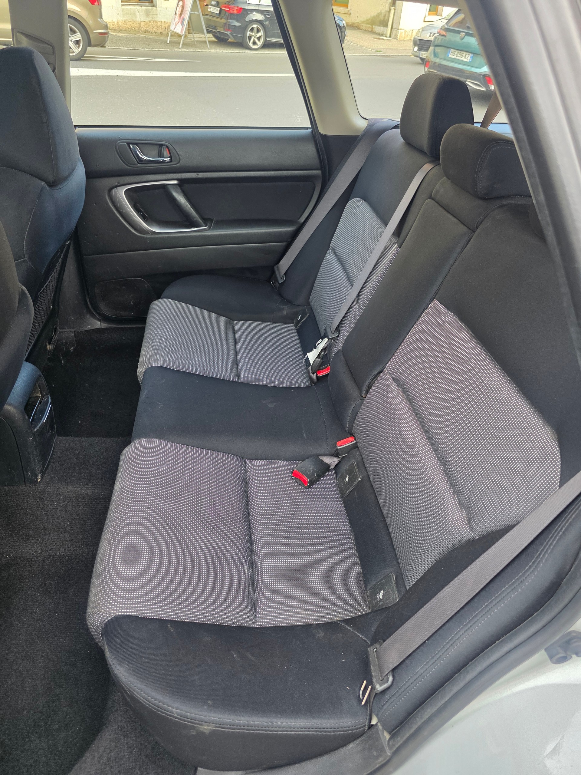 SUBARU Legacy 2.0i AWD-image-10