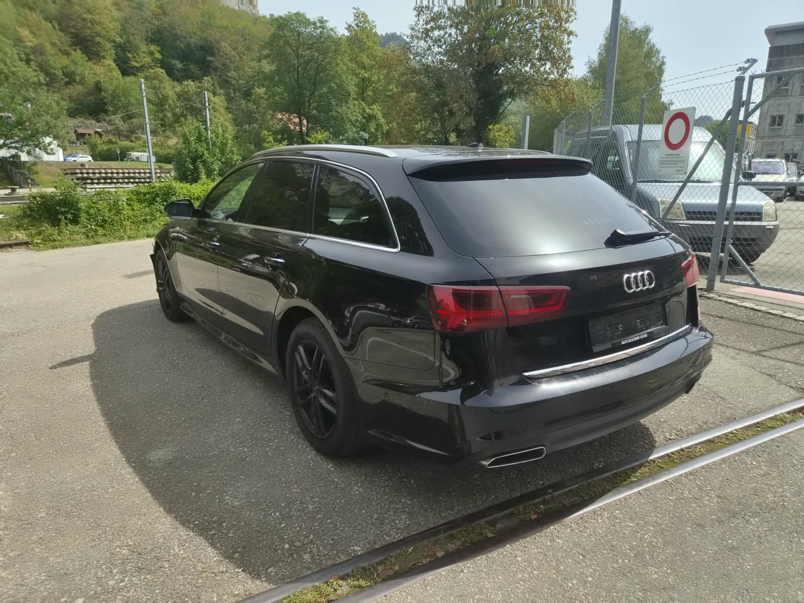 AUDI A6 Avant 2.0 TDI Attraction S-tronic-image-3