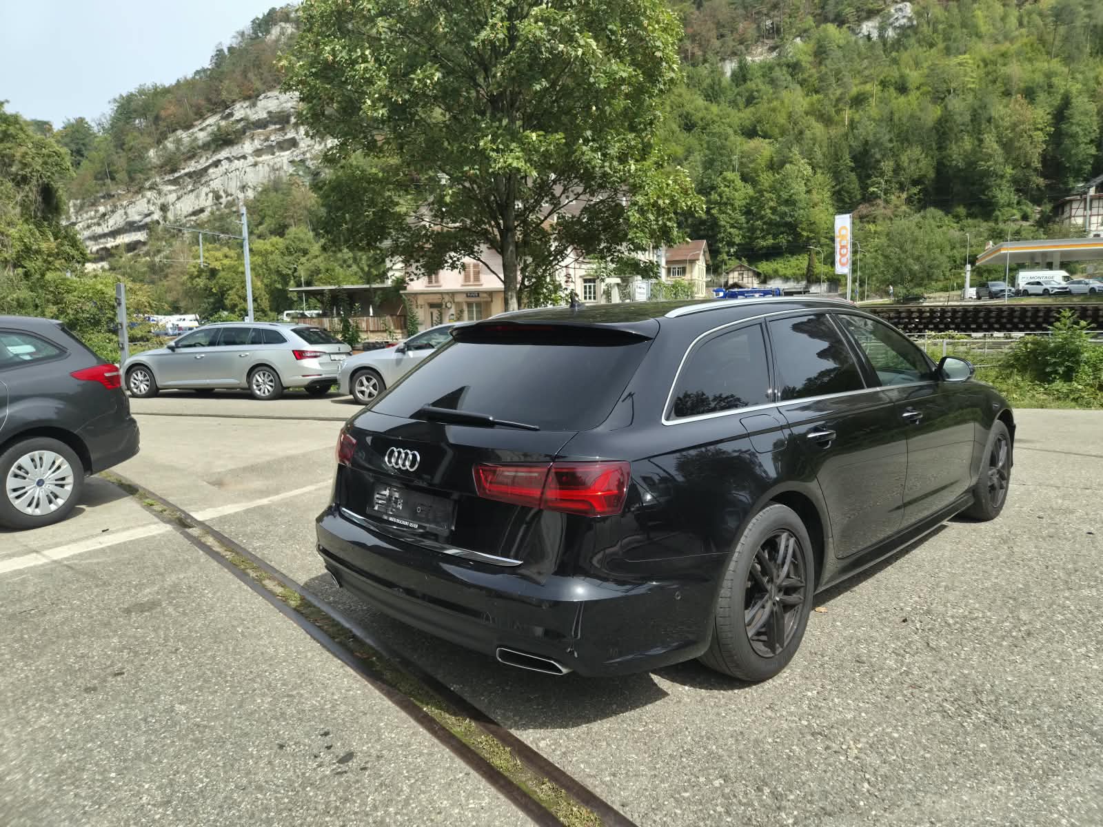 AUDI A6 Avant 2.0 TDI Attraction S-tronic-image-1