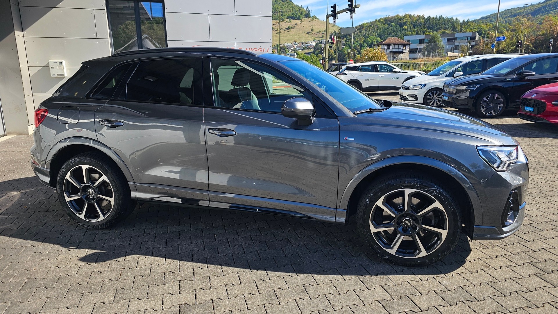 AUDI Q3 45 TFSI e S line S-tronic-image-3