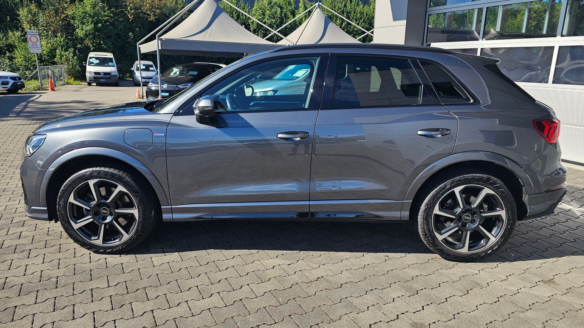 AUDI Q3 45 TFSI e S line S-tronic-image-14