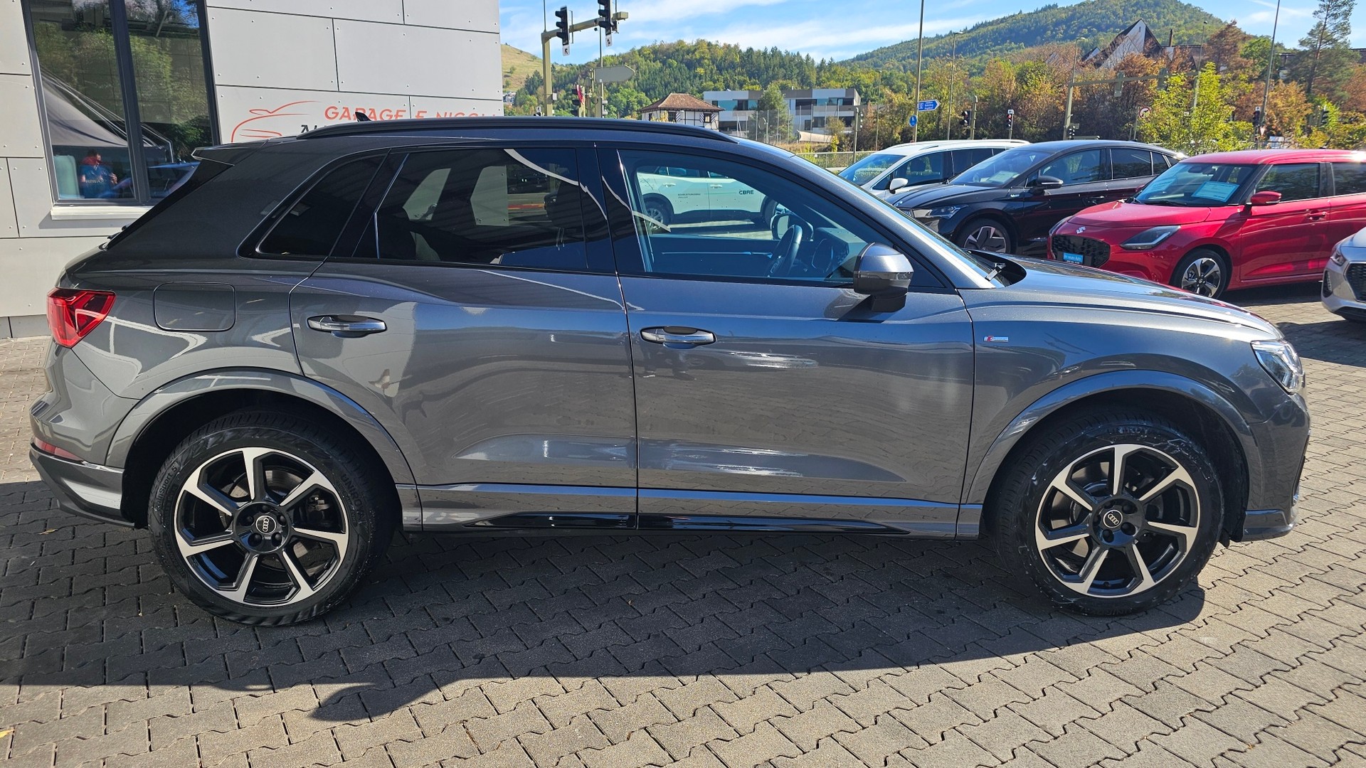 AUDI Q3 45 TFSI e S line S-tronic-image-4