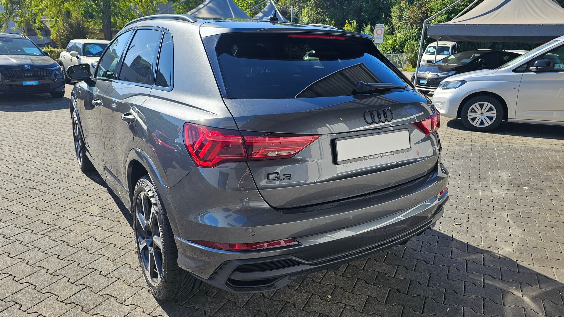 AUDI Q3 45 TFSI e S line S-tronic-image-10