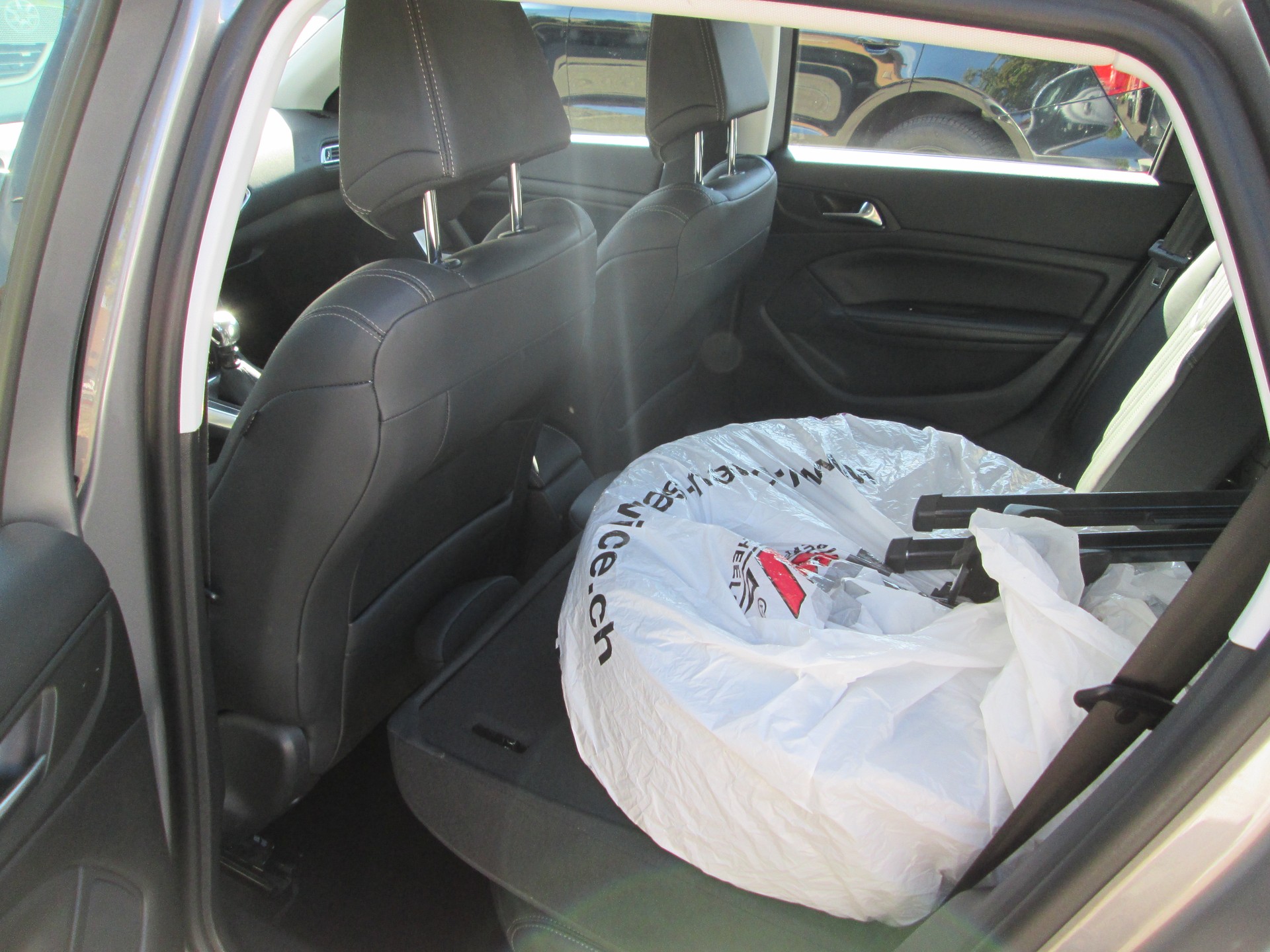 PEUGEOT 308 SW 1.6 BlueHDI Allure-image-8