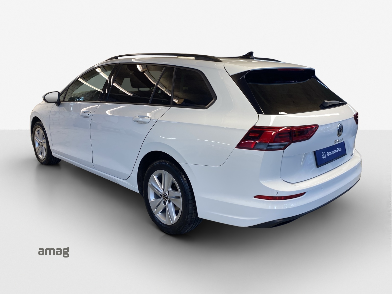 VW Golf Variant 2.0 TDI Life DSG 4Motion-image-2